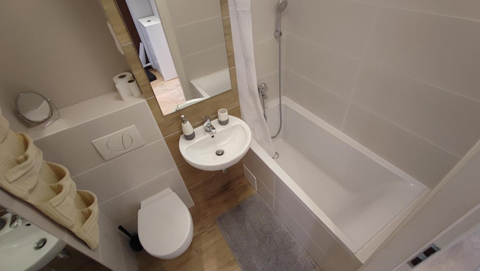 Lenki Apartamenty Metro Brodno Varsóvia Exterior foto
